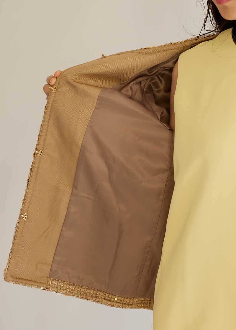 ベージュ ツイードジャケット ボタン付き ベージュ ツイードジャケット ボタン付き