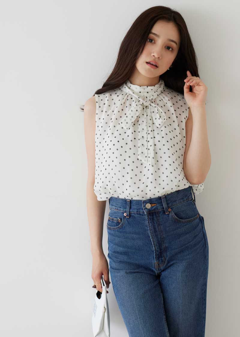 ohga 完売　ドットブラウス　ホワイト 新品未使用】OHGA ドットブラウス ホワイトの通販 by カレラshop
